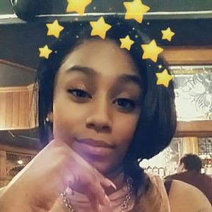 Meet your Posher, Aisha